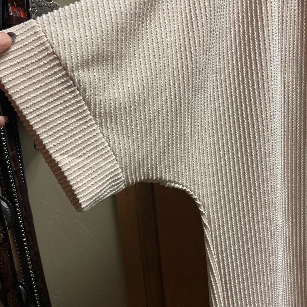 Women's Ribbed Cream Top - Picture 2 of 4